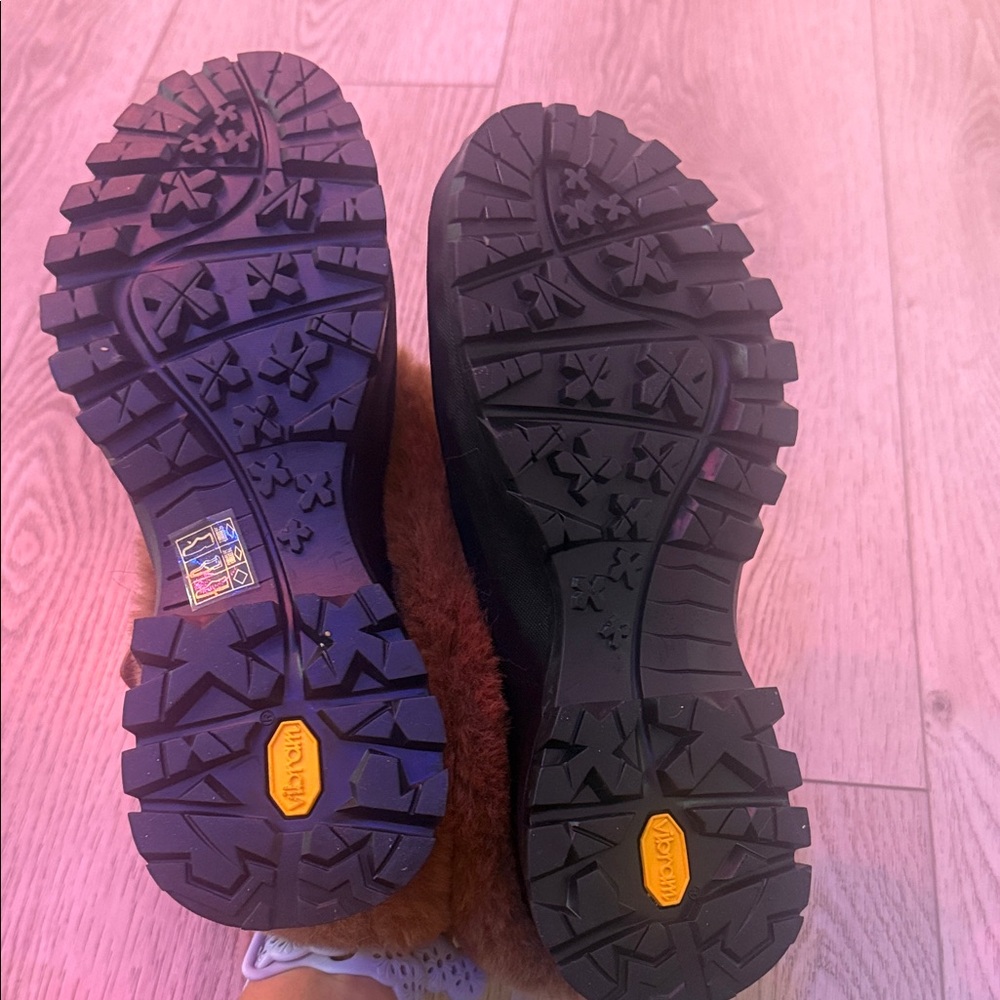 Stella McCartney Tan Furry Mules Clogs - Picture 5 of 5
